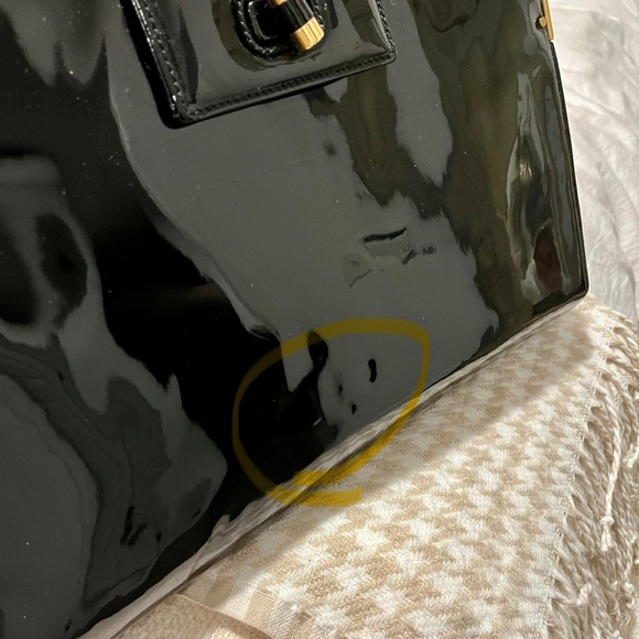 Yves Saint Laurent patent leather Uptown handbag - Picture 13 of 13